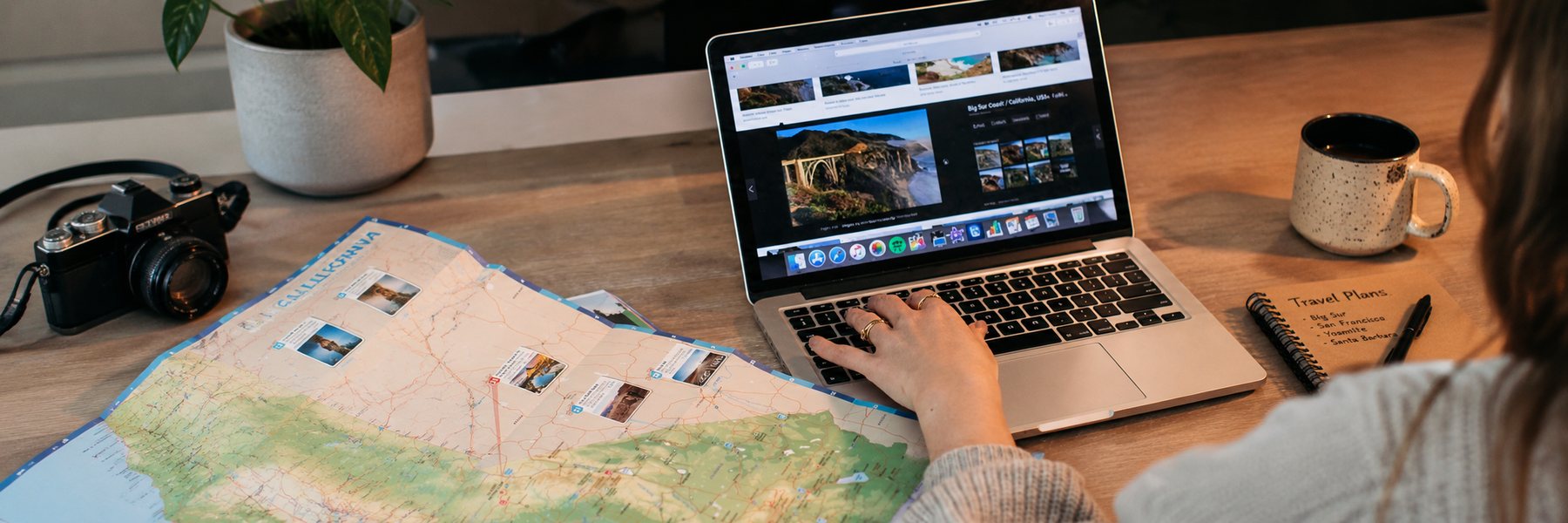Planeación del viaje con mapas e itinerarios